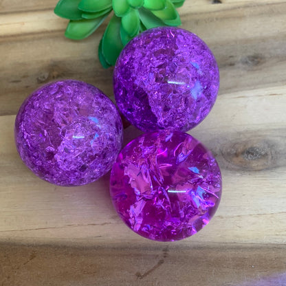 CRACKLE QUARTZ SPHERE (DYED)