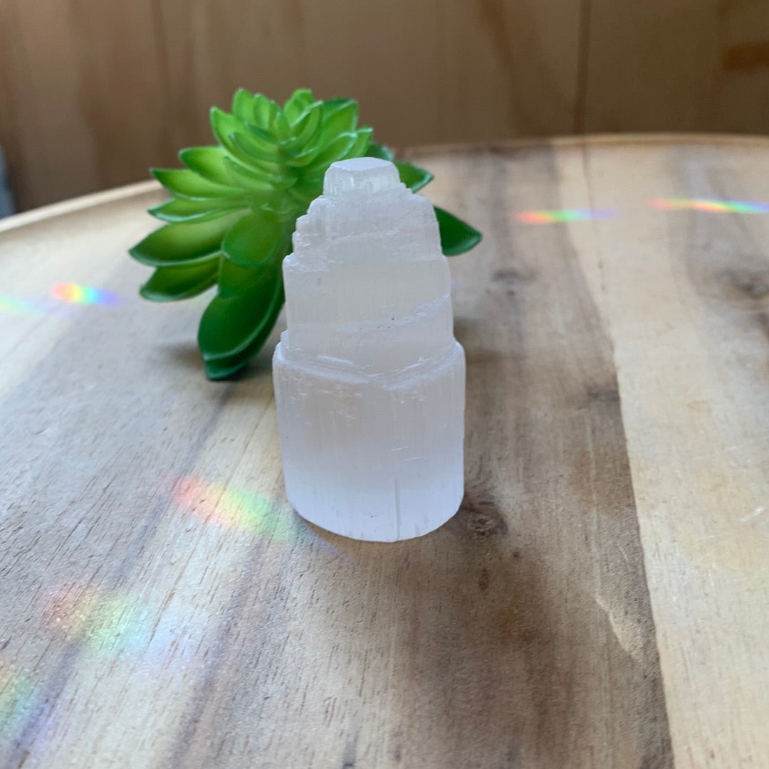 SELENITE TOWER (ROUND)