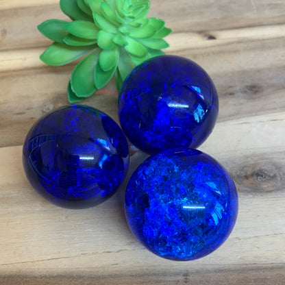 CRACKLE QUARTZ SPHERE (DYED)
