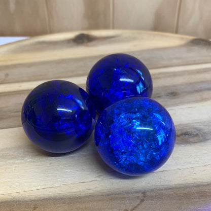 CRACKLE QUARTZ SPHERE (DYED)